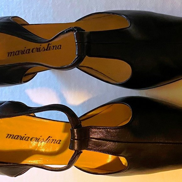 Maria Cristina Woman's Leather Pointy Toe Pumps - Picture 1 of 15